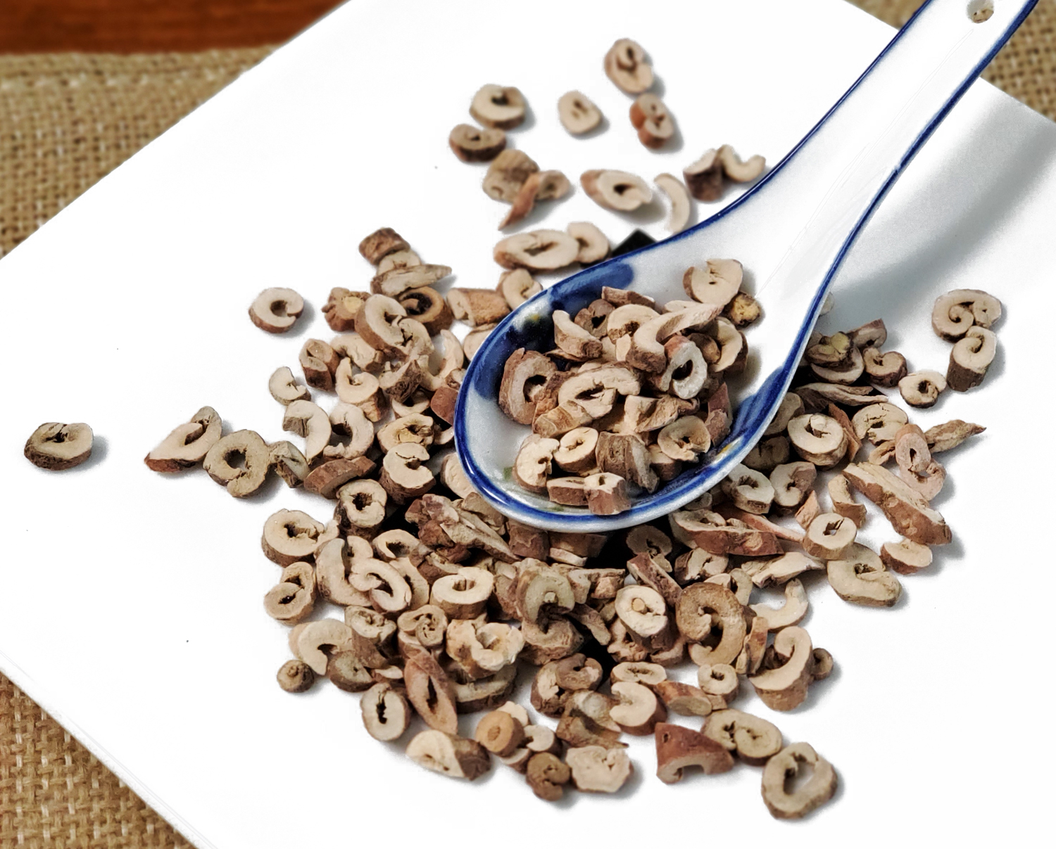 牡丹皮 Mu Dan Pi / Paeonia Suffruticosa Andr. / Three Peony Bark / Cortex Moutan