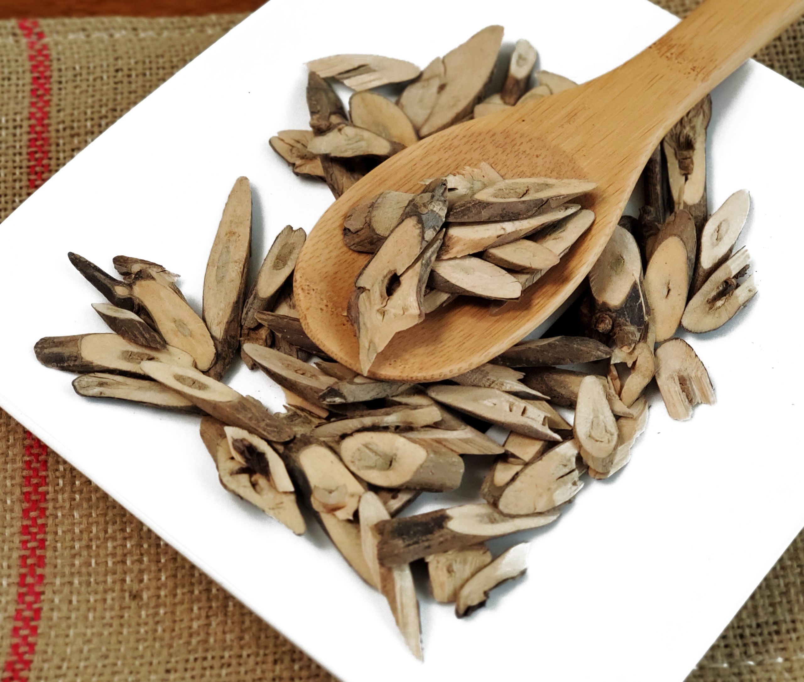 板蓝根 Ban Lan Gen / Baphicacanthis Radix /  Isatidis / Indigowoad Root