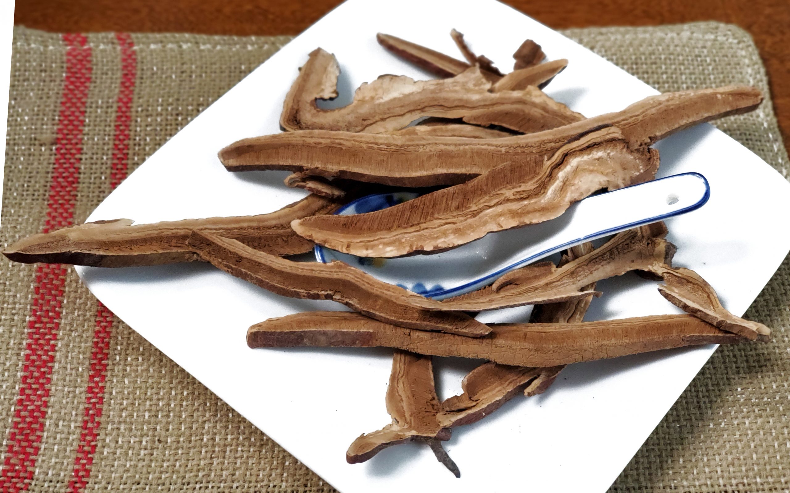 灵芝片 Ling Zhi Pian / Sliced Reishi Mushroom / Ganoderma Lucidum - Image 2