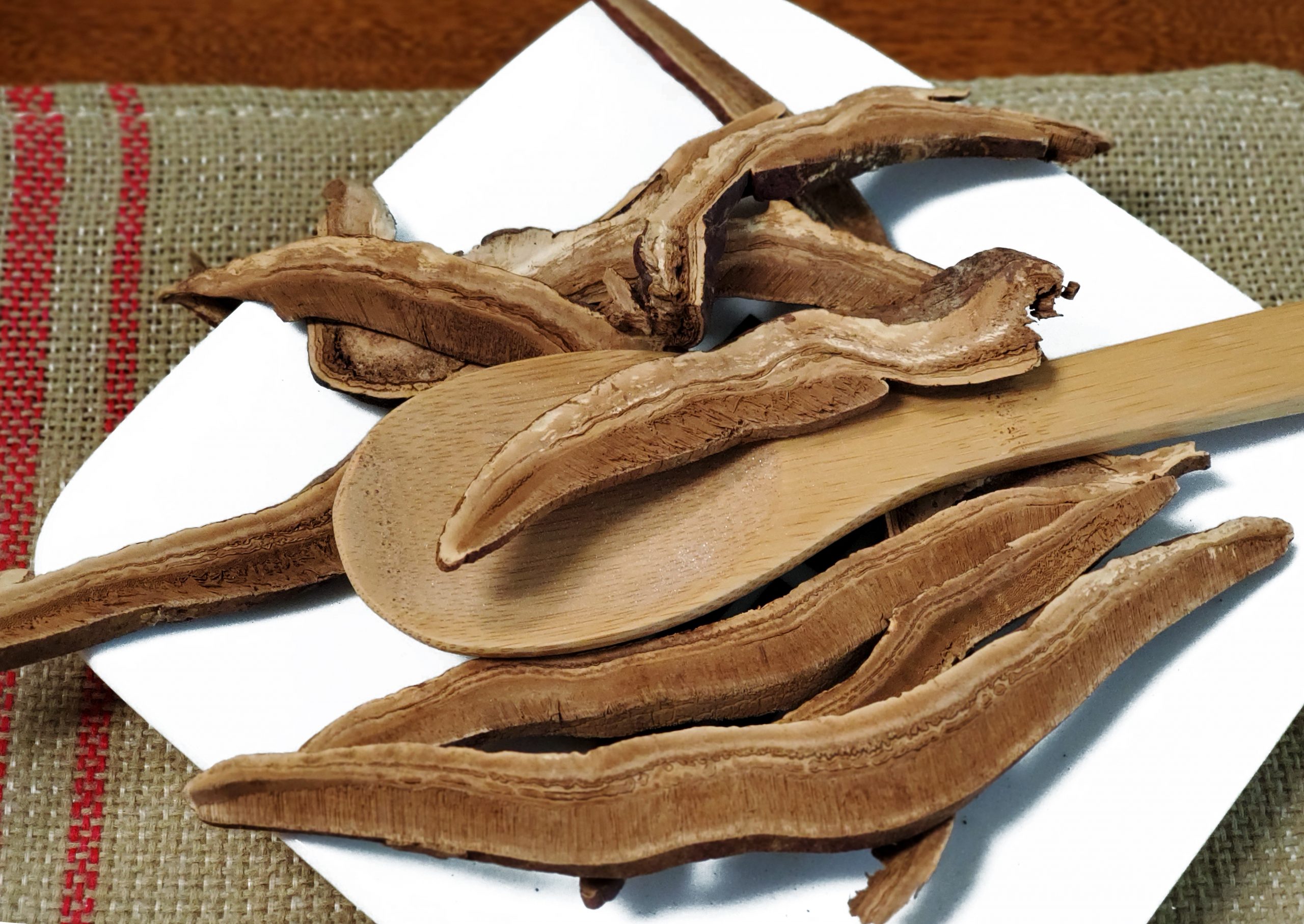 灵芝片 Ling Zhi Pian / Sliced Reishi Mushroom / Ganoderma Lucidum