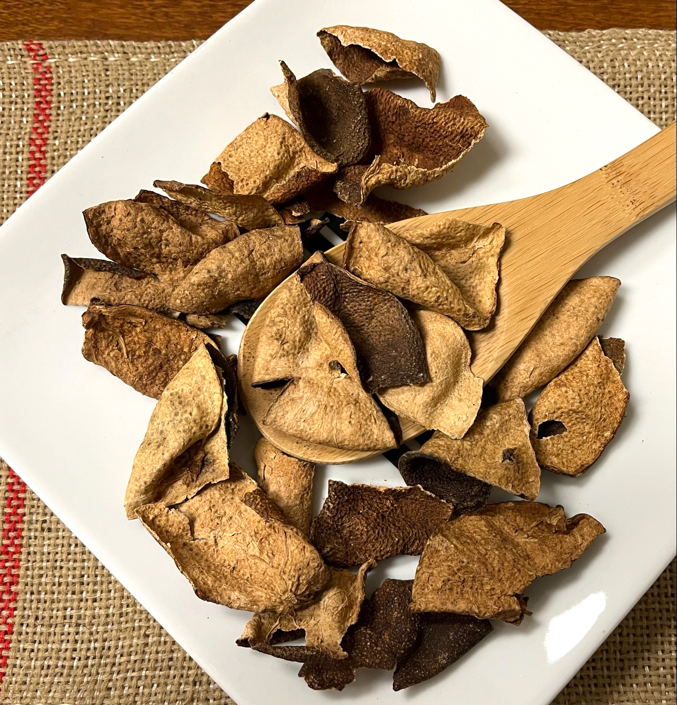 新会陈皮 / Xin Hui Chen Pi / Dried Orange Peel / Pericarpium Citri Reticulatae / Aged Tangerine Peel From Xinhui - Image 2