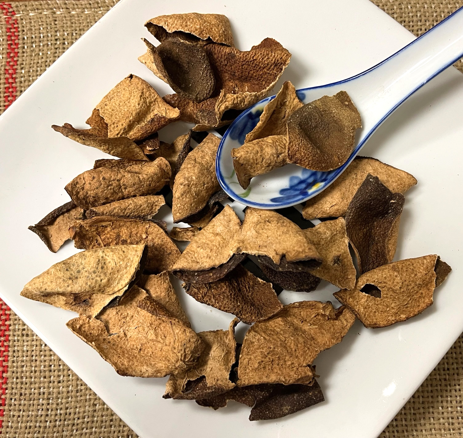 新会陈皮 / Xin Hui Chen Pi / Dried Orange Peel / Pericarpium Citri Reticulatae / Aged Tangerine Peel From Xinhui