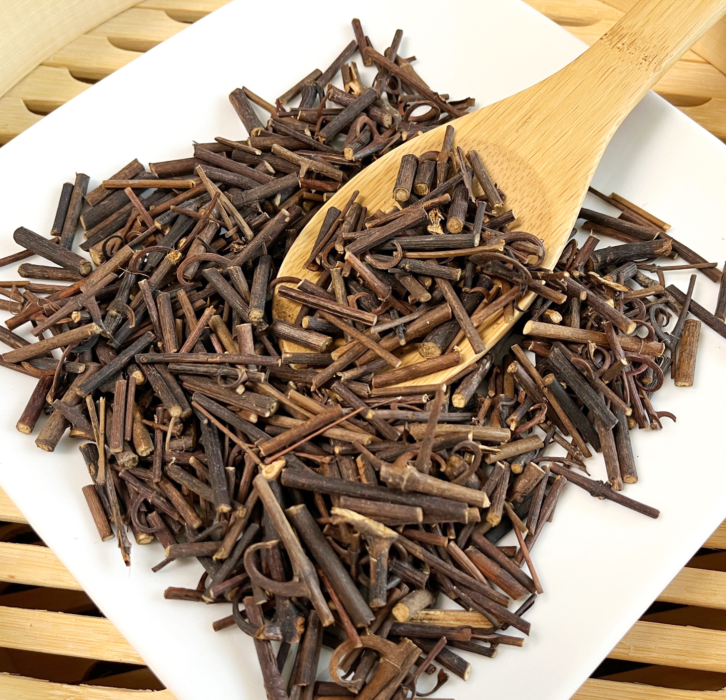 钩藤 Gou Teng / Uncariae Ramulus Cum Uncis / Uncaria Vine / Gambir